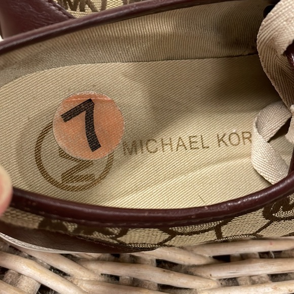Michael Kors SALE! - Picture 7 of 12
